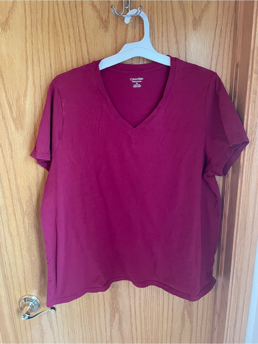 Calvin Klein Performance Women's Solid V-Neck Short Sleeve T-Shirt, Red 2X